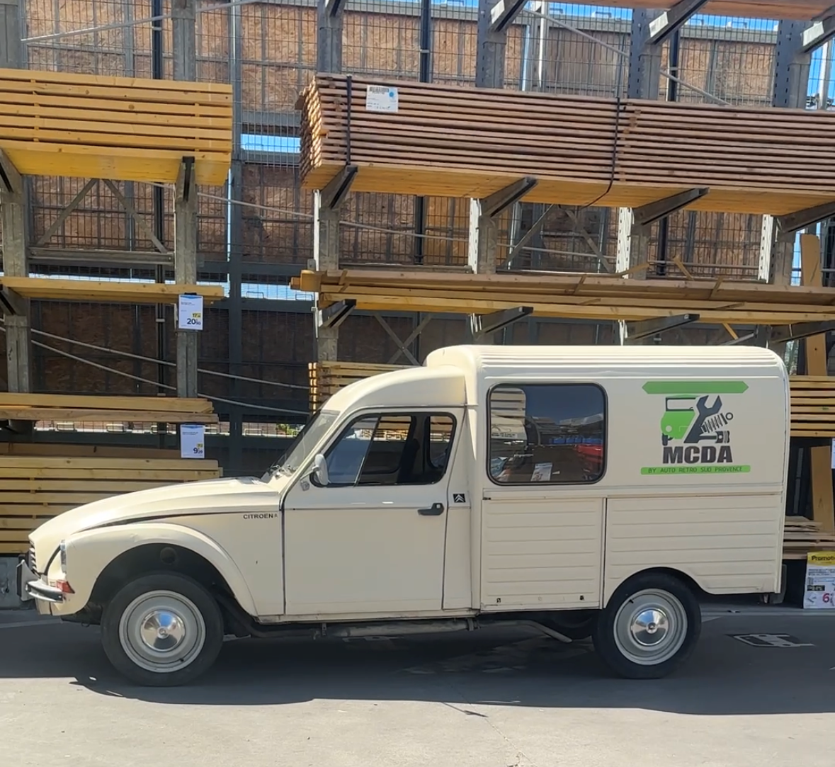 Passion Méhari et 2CV équipe MCDA